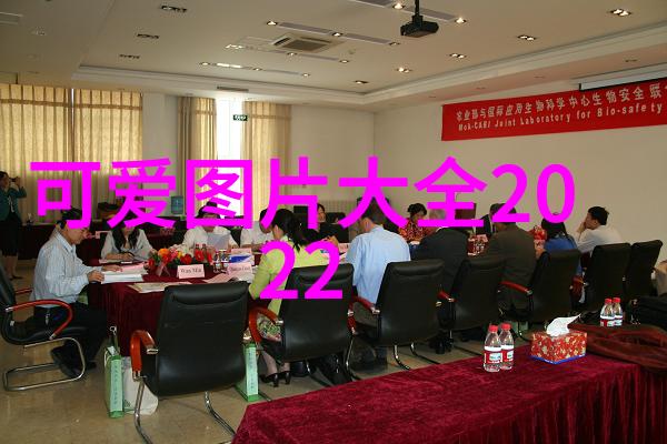 他是校园里的帅哥家教直到有一天他的学生发现了他隐藏在课本背后的秘密